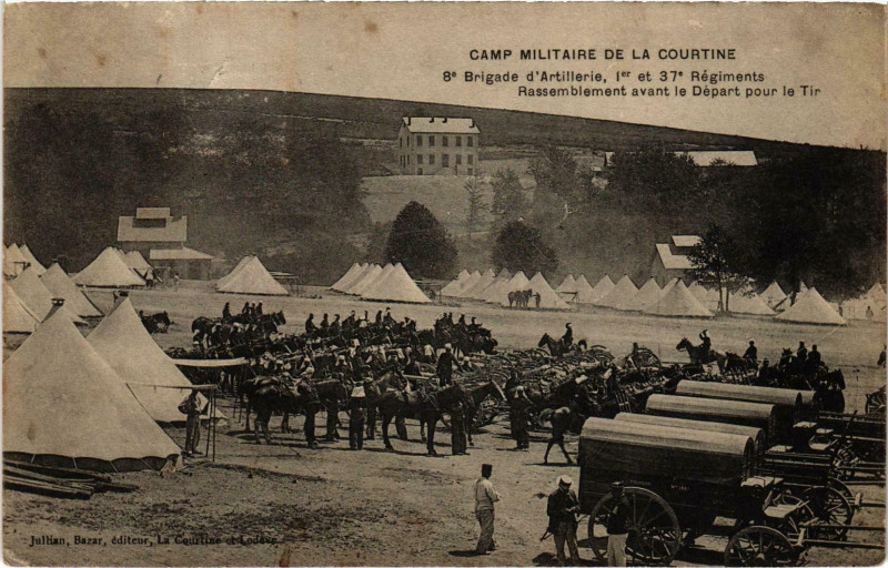 Carte postale ancienne Militaire Camp Militaire de La Courtine - 8e Brigade à La Courtine