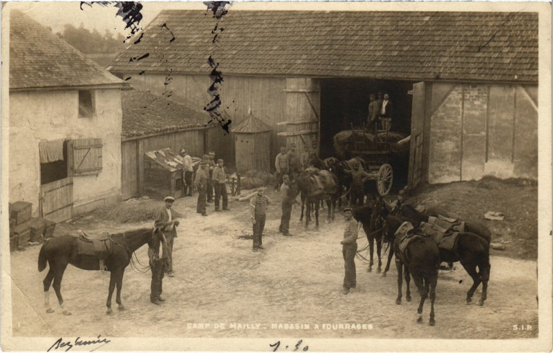 Carte postale ancienne Militaire Camp de Mailly - Magasin a Fourrages