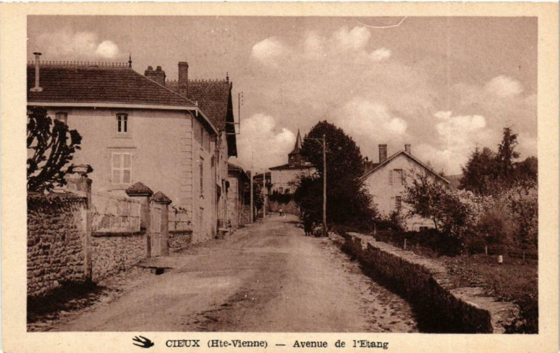 Carte postale ancienne Cieux Avenue de l'Etang à Cieux