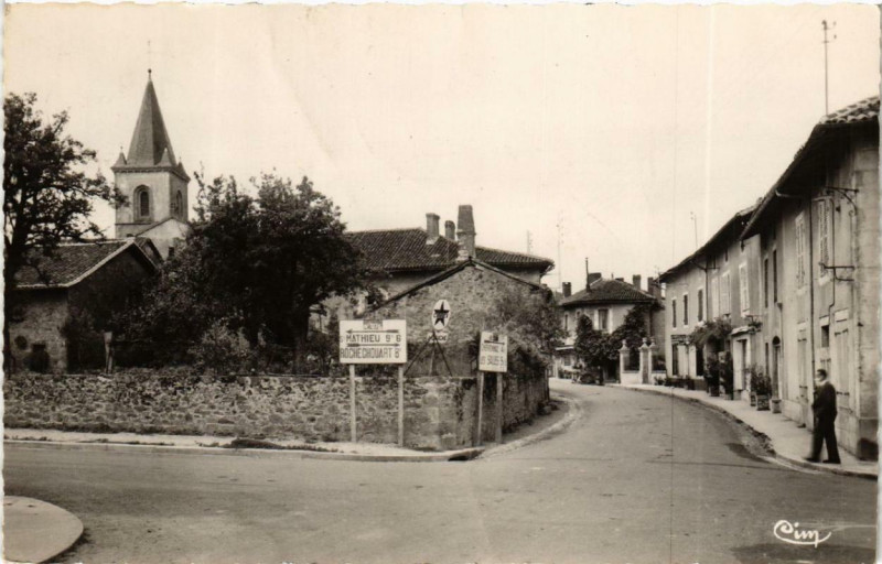 Carte postale ancienne Vayres-les-Roses Les 4 Routes à Vayres