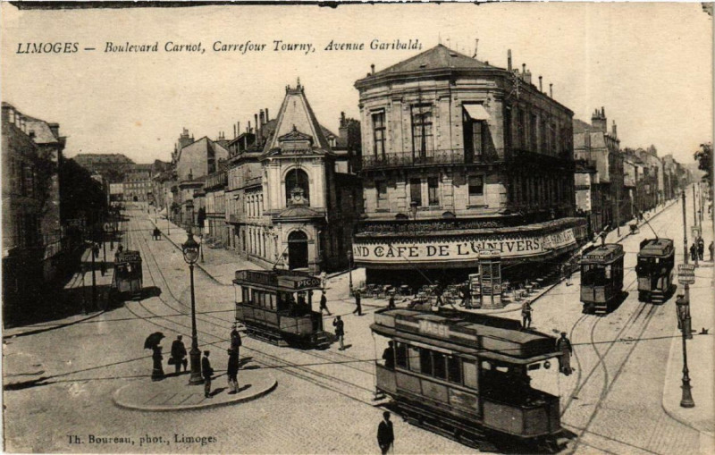 Carte postale ancienne Limoges Boulevard Carnot, Carrefour Tourny, Avenue Garibaldi à Limoges