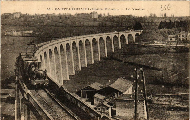 Carte postale ancienne Saint-Leonard Le Viaduc