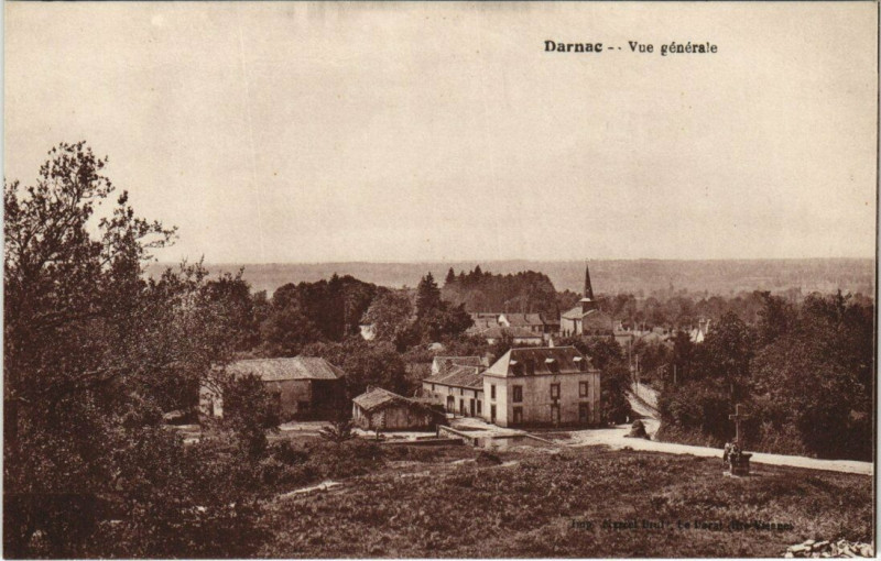 Carte postale ancienne Darnac - Vue générale