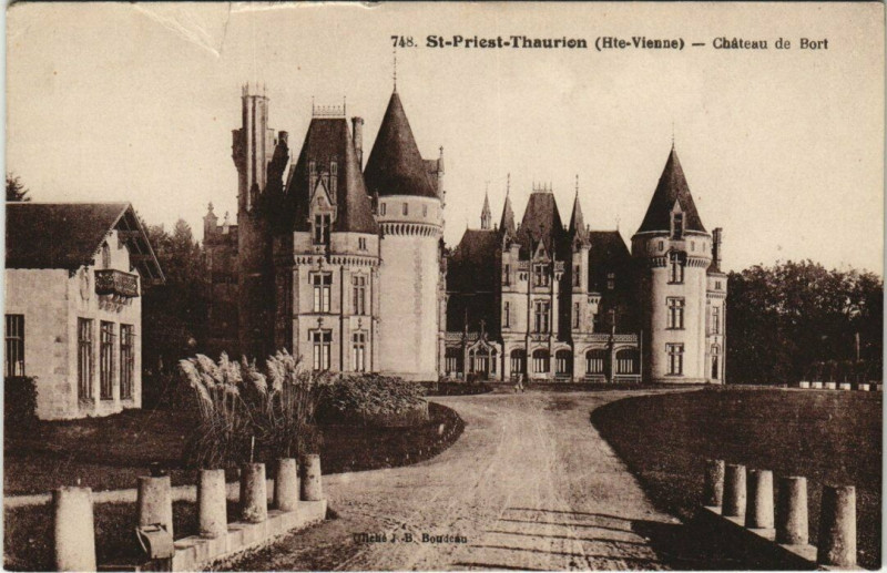 Carte postale ancienne Saint-Priest-Thaurion - Chateau de Bort