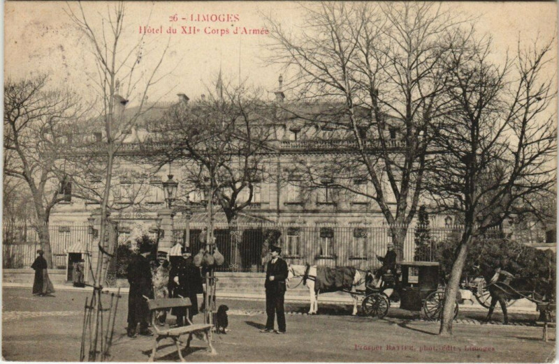 Carte postale ancienne Limoges Hotel du Xii Corps d'Armée à Limoges