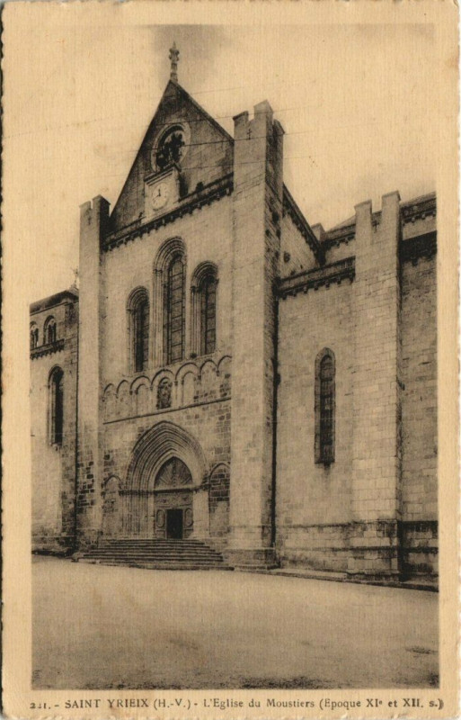 Carte postale ancienne Saint-Yrieix - L'Eglise du Moustiers