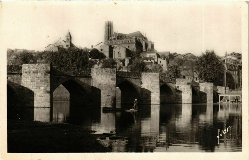 Carte postale ancienne Limoges Pont Saint-Etienne Cathédrale à Limoges