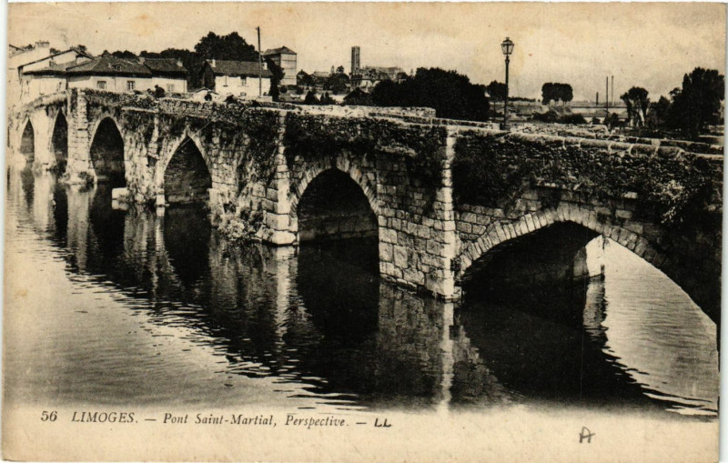 Carte postale ancienne Limoges - Pont Saint-Matial Perspective à Limoges