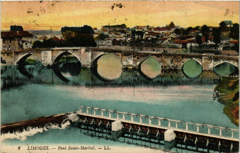 Carte postale ancienne Limoges - Pont Saint-Martial à Limoges