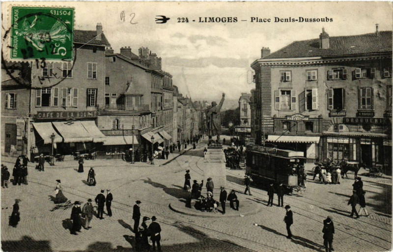 Carte postale ancienne Limoges - Place Denis-Dussoubs à Limoges