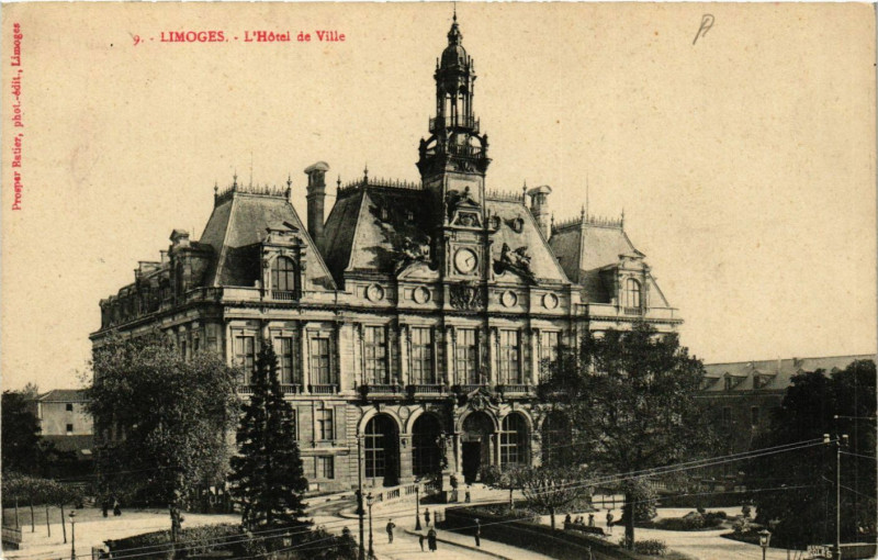 Carte postale ancienne Limoges - L'Hotel de Ville à Limoges