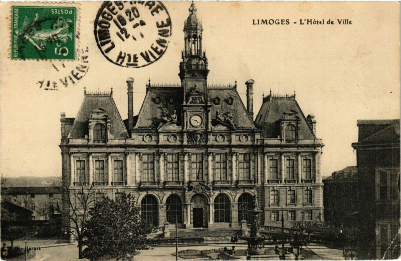Carte postale ancienne Limoges - L'Hotel de Ville à Limoges