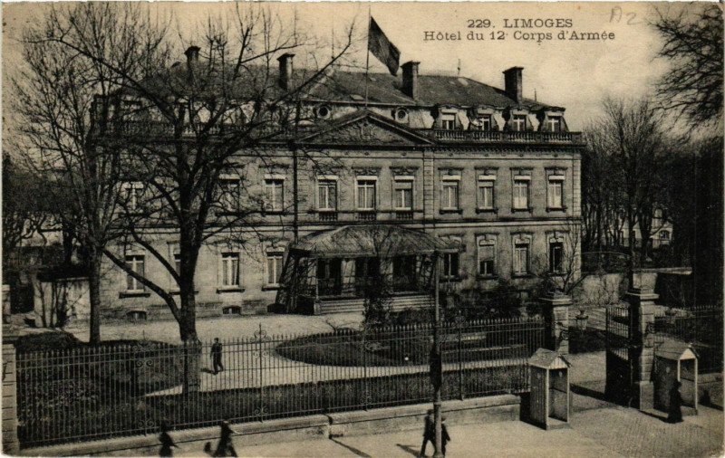 Carte postale ancienne Limoges - Hotel du 12 Corps d'Armée à Limoges