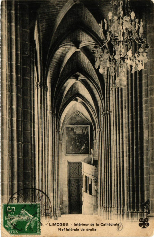Carte postale ancienne Limoges - Int. de la Cathédrale Nef laterale de droite à Limoges