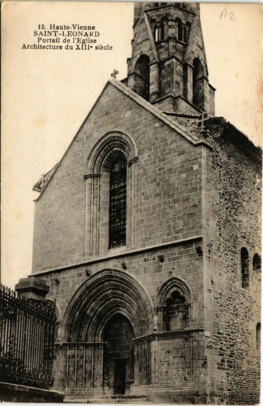 Carte postale ancienne Haute-Vienne - Saint-Leonard Portail de l'Eglise Architecture