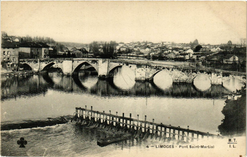 Carte postale ancienne Limoges - Pont Saint-Martial à Limoges