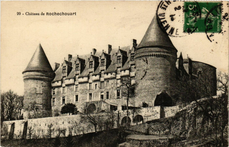 Carte postale ancienne Chateau de Rochechouart à Rochechouart