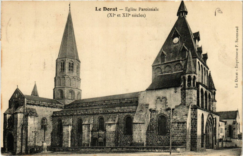 Carte postale ancienne Le Dorat - Eglise Paroissiale au Dorat