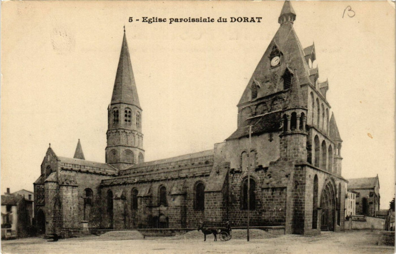 Carte postale ancienne Eglise paroissiale du Dorat