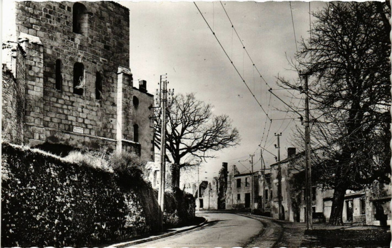 Carte postale ancienne Entrée du bourg