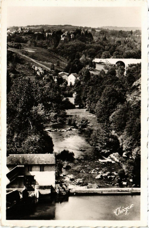 Carte postale ancienne Haute-Vienne - Bessines - Vue générale et la vallée de la Gartemps