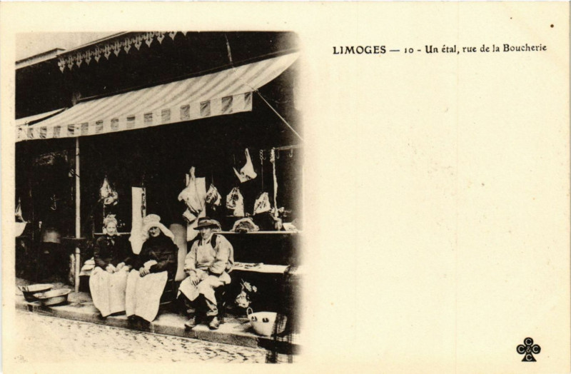 Carte postale ancienne Limoges - Un etal rue de la Boucherie à Limoges