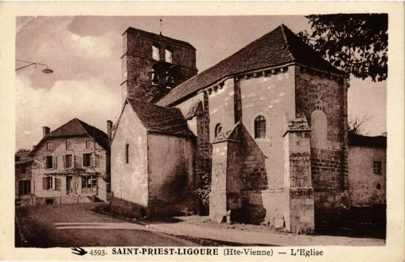 Carte postale ancienne Saint-Priest-Ligoure (Hte-Vienne) - L'Eglise à Saint-Priest-Ligoure