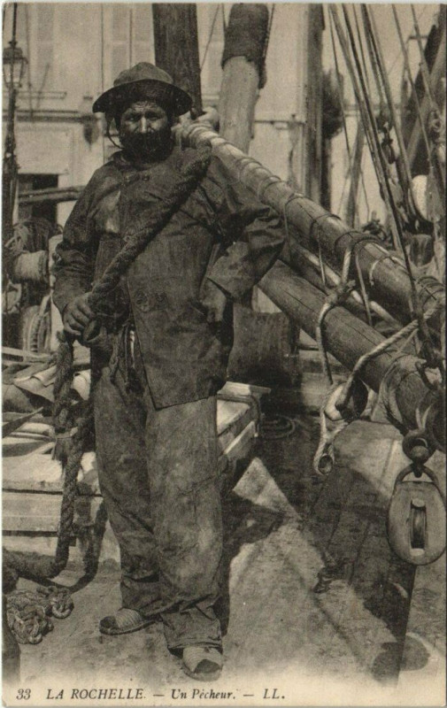 Carte postale ancienne La Rocelle - Un Pecheur