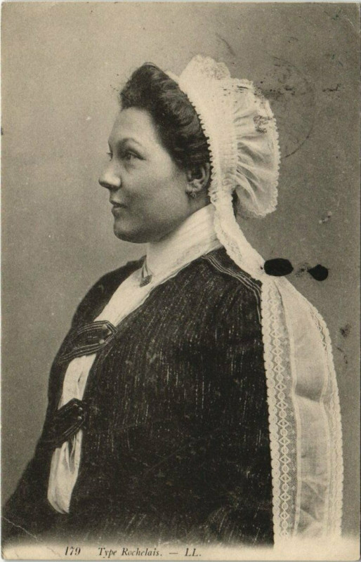 Carte postale ancienne Type Rochelais