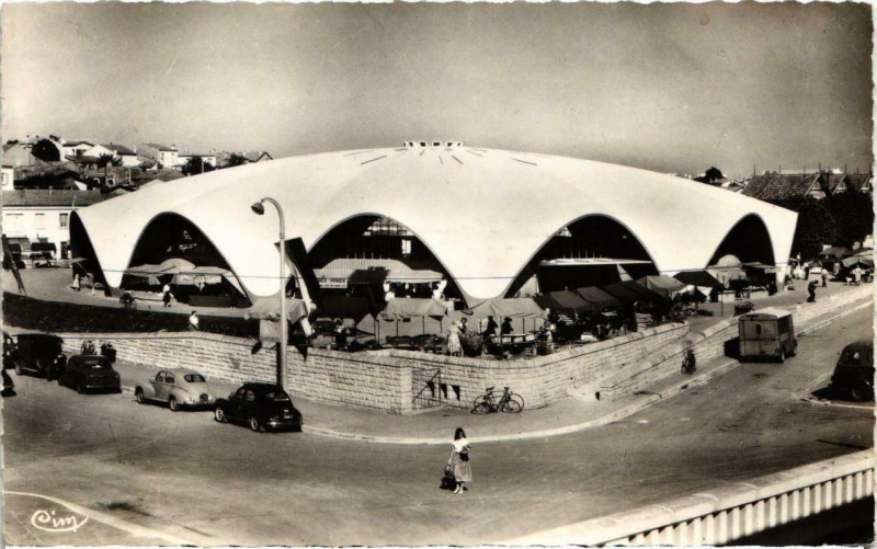 Carte postale ancienne Royan - Le Marche à Royan