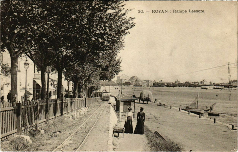 Carte postale ancienne Royan - Rampe Lessore à Royan