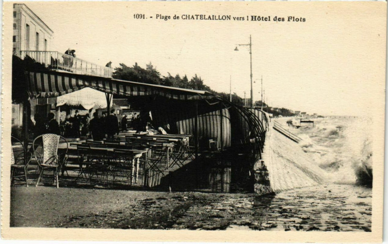 Carte postale ancienne Plage de Chatelaillon vers 1 Hotel de Flots