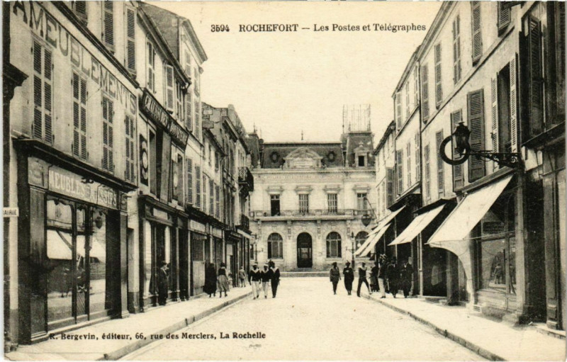 Carte postale ancienne Rochefort - Les Postes et Telegraphes à Rochefort