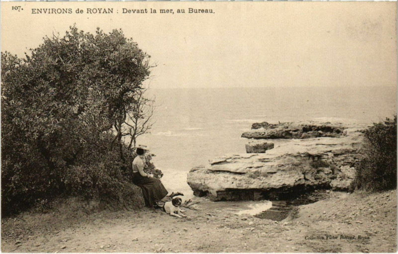 Carte postale ancienne Environs de Royan - Devant la Mer à Royan