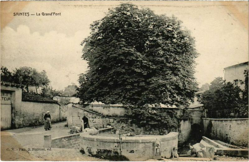 Carte postale ancienne Saintes - La Grand'Font à Saintes