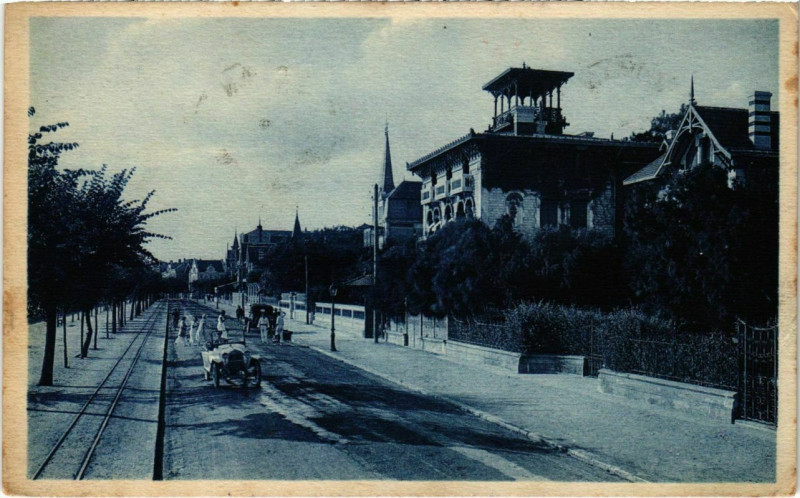 Carte postale ancienne Royan - Le Boulevard Frederic Garnier à Royan