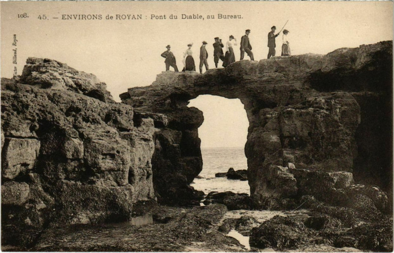 Carte postale ancienne Environs de Royan - Pont du Diable au Bureau à Royan