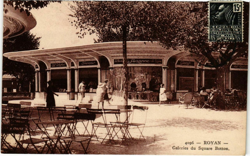 Carte postale ancienne Royan - Galeries du Square Botton à Royan