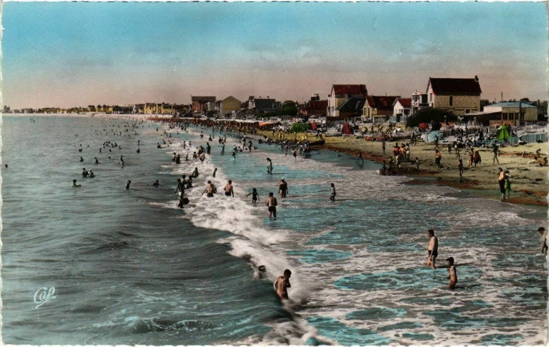 Carte postale ancienne Chatelaillon - Vue générale de la Plage a maree haute