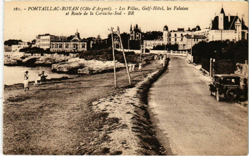 Carte postale ancienne Pontaillac-Royan - Les Villas Golf-Hotel les Falaises et Route de à Royan