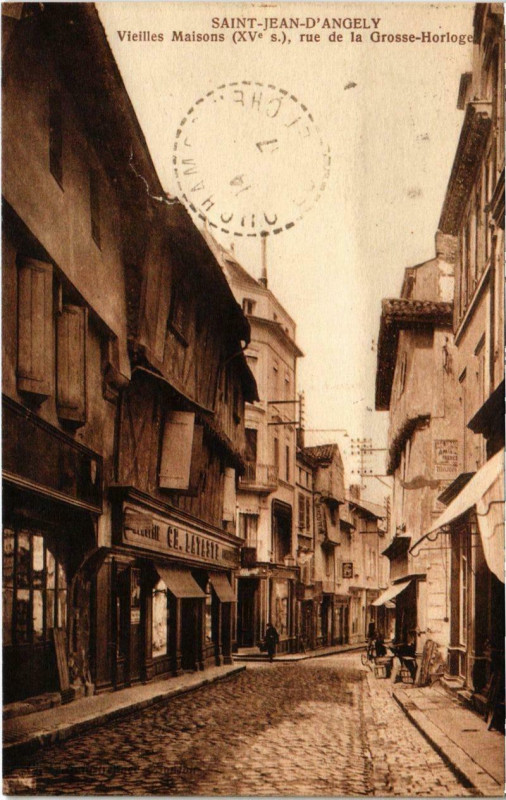 Carte postale ancienne Saint-Jean-d'Angely - Vieilles Maisons à Saint-Jean-d'Angély