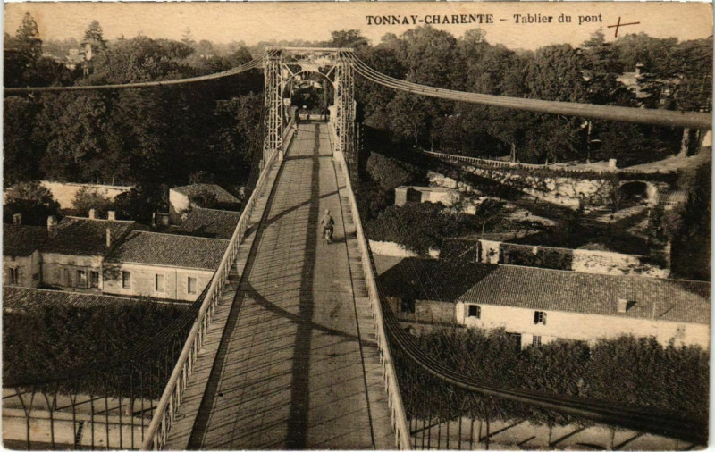 Carte postale ancienne Tonnay-Charente - Tablier du pont à Tonnay-Charente