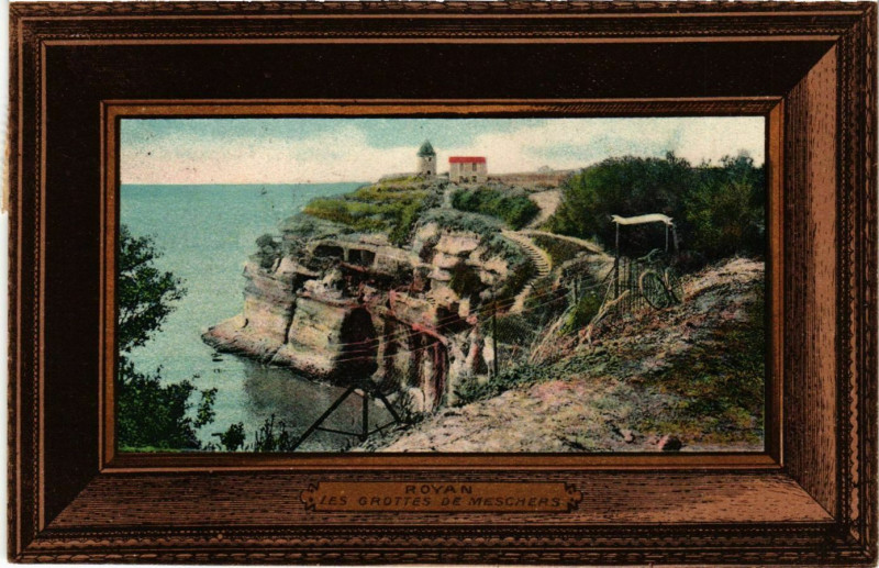 Carte postale ancienne Royan - Les Grottes de Meschers à Royan