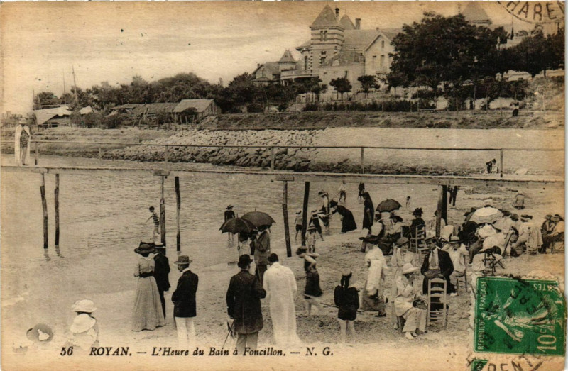 Carte postale ancienne Royan - L'Heure du Bain a Foncillon à Royan