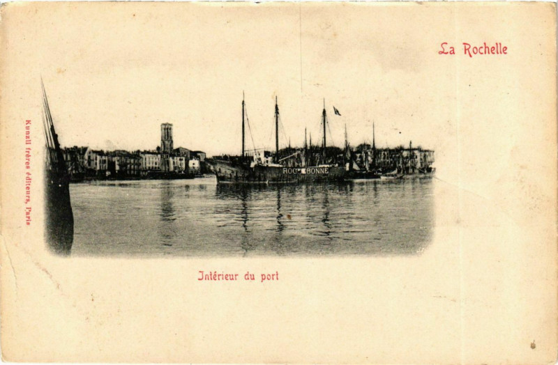 Carte postale ancienne La Rochelle - Intérieur du port à La Rochelle
