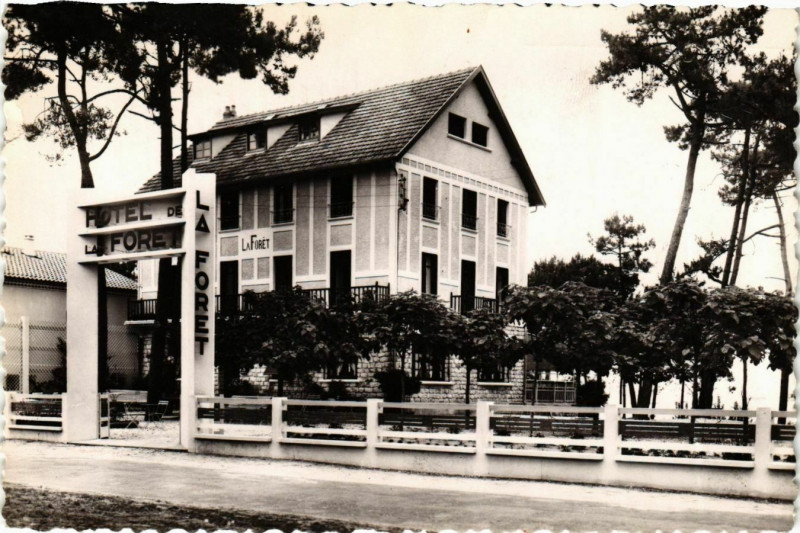 Carte postale ancienne Ile d'Oleron (Charente-Maritime) - Saint-Trojan-les-Bains - Hotel à Saint-Trojan-les-Bains