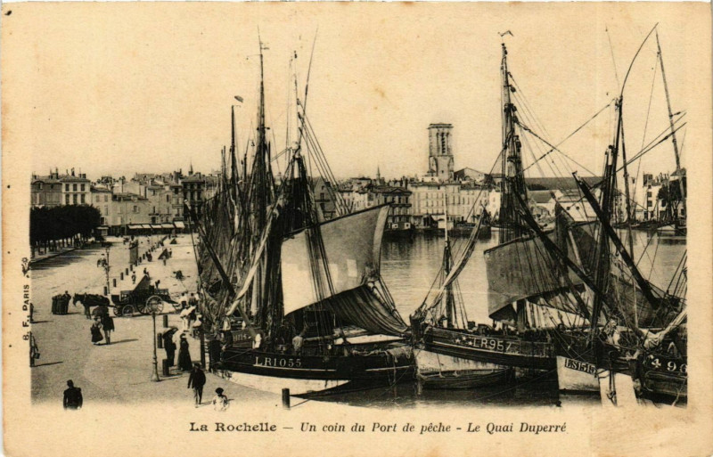 Carte postale ancienne La Rochelle - Un coin du Port de péche - Le Quai Duperré à La Rochelle