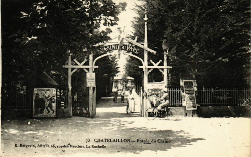 Carte postale ancienne Chatelaillon - Entrée du Casino