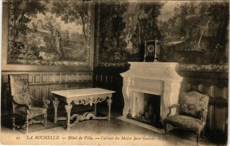 Carte postale ancienne La Rochelle - Hotel de Ville - Cabint du Maire Jean Guilon à La Rochelle