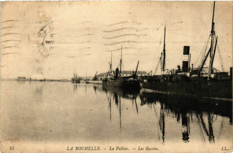 Carte postale ancienne La Rochelle - La Pallice - Les Bassins à La Rochelle